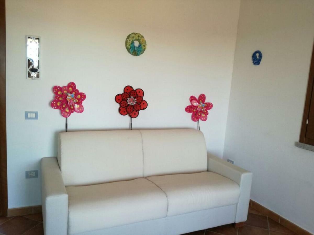 Residenza Il Melograno Villa Budoni Exteriör bild